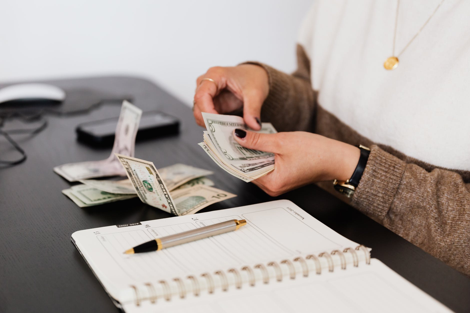 tips membuat karyawan tetap betah dalam bisnis gaji yang sesuai